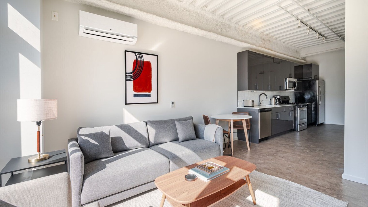 Photo of Livingroom in Near West Side