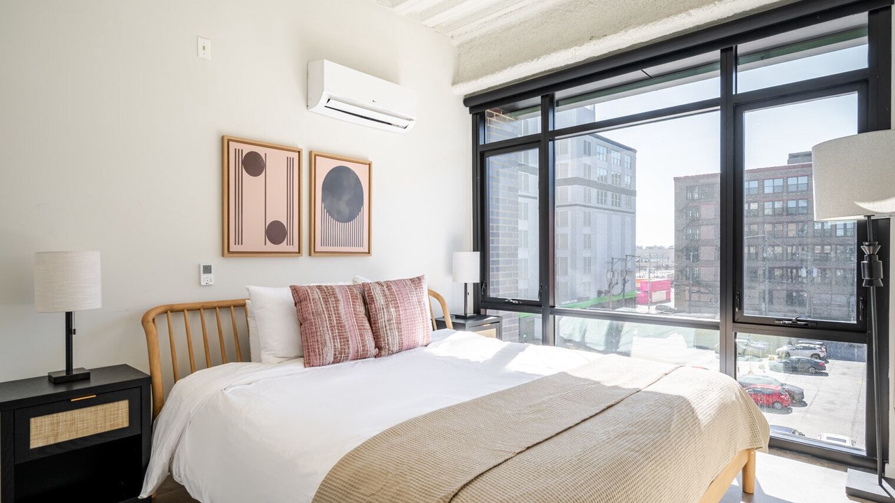 Photo of Bedroom in Near West Side