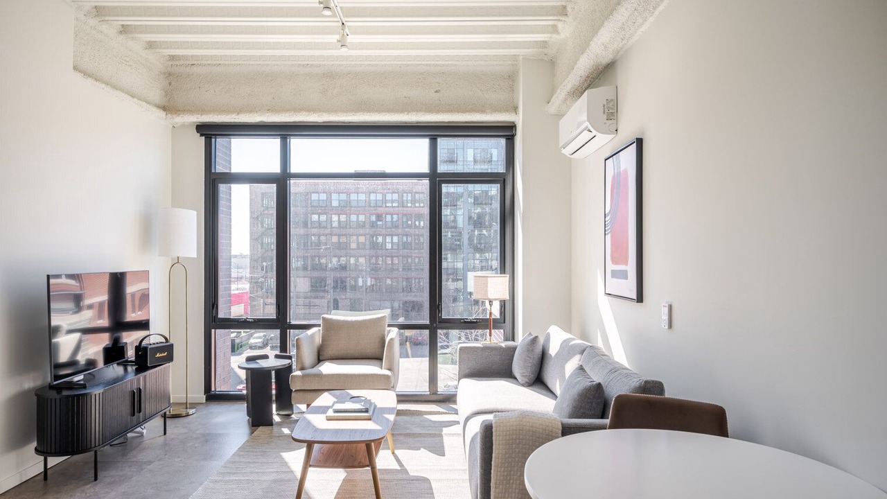 Photo of Livingroom in Near West Side