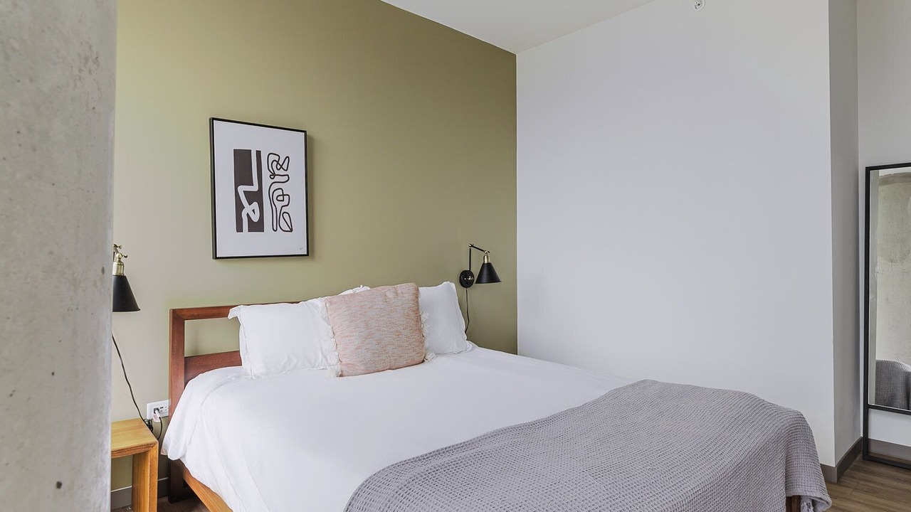 Photo of Bedroom in Illinois Medical District