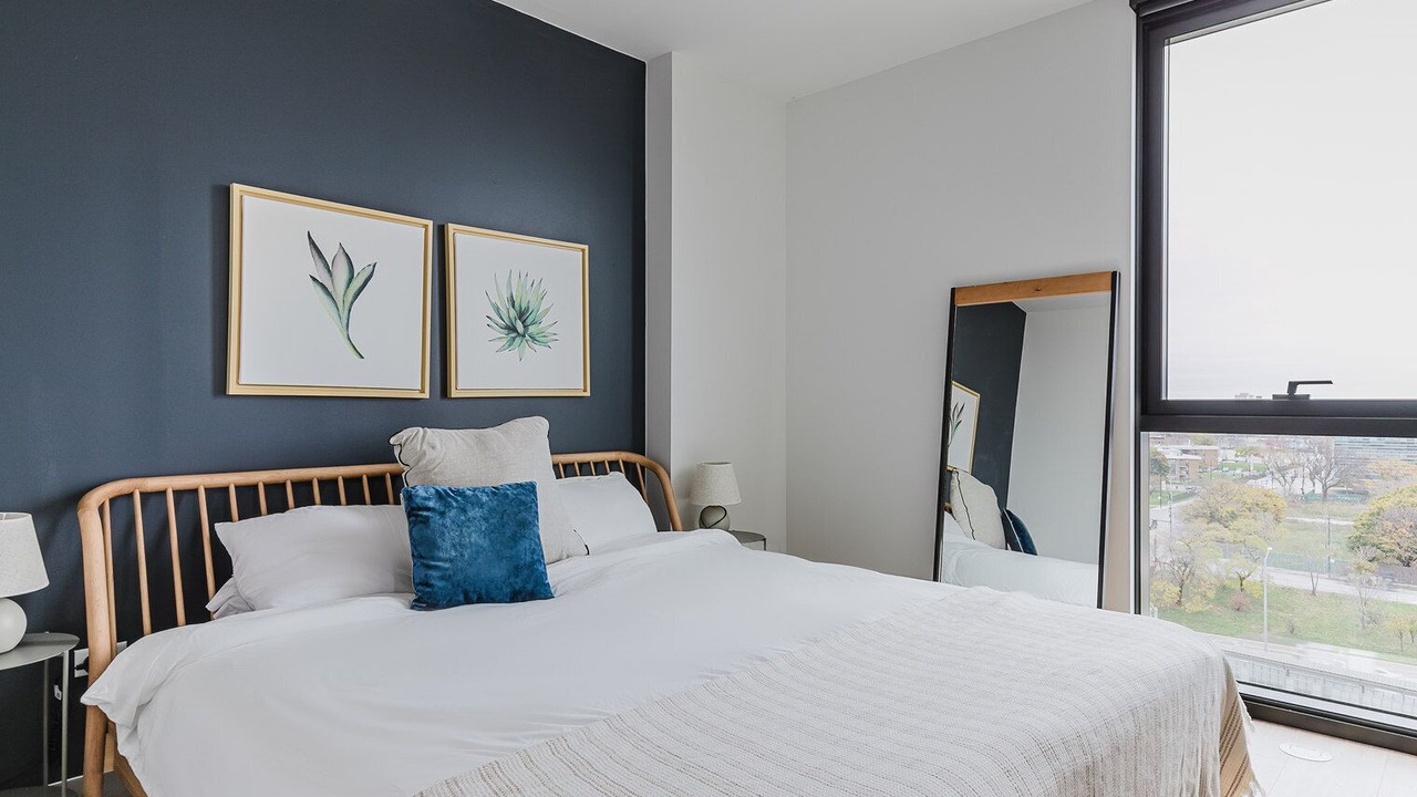 Photo of Bedroom in Illinois Medical District