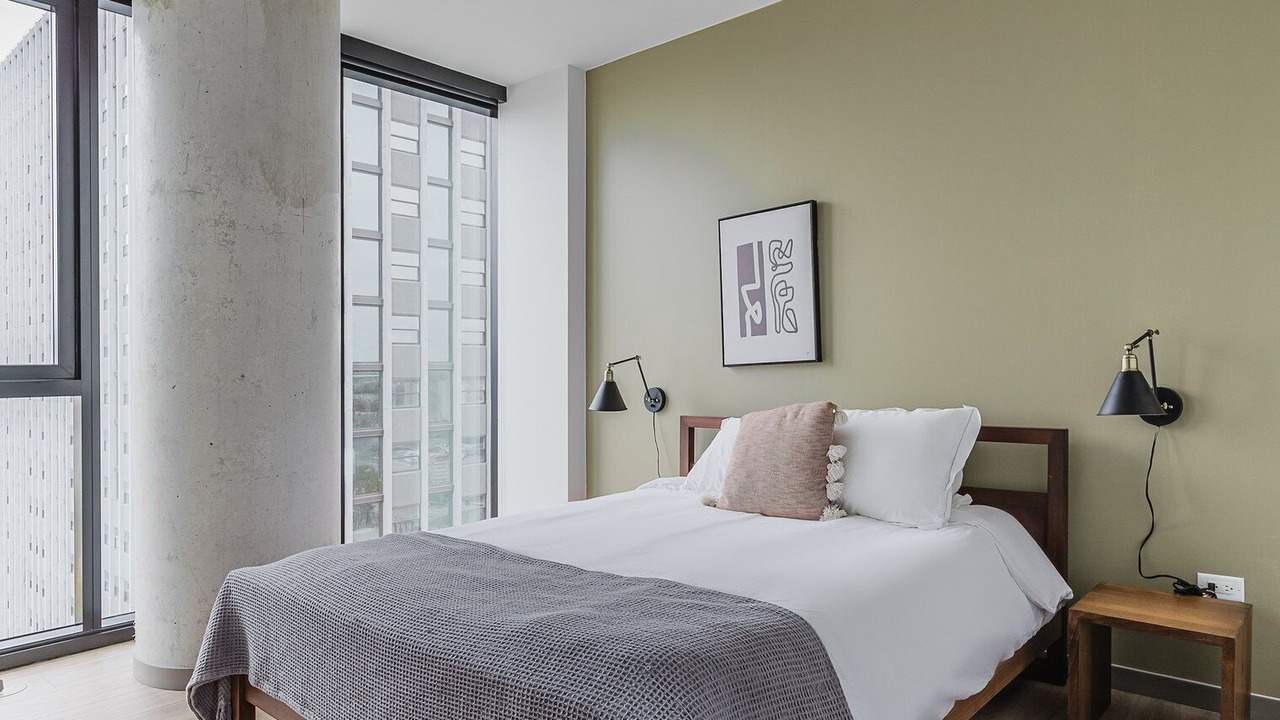 Photo of Bedroom in Illinois Medical District