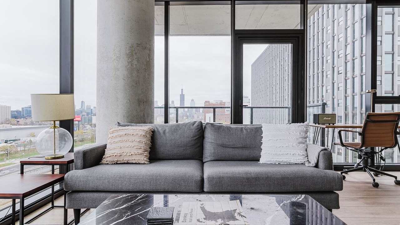 Photo of Livingroom in Illinois Medical District