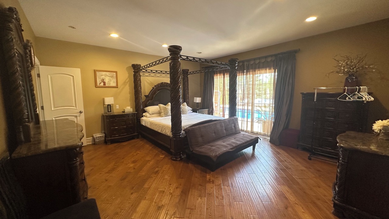 Photo of Bedroom in Roselle