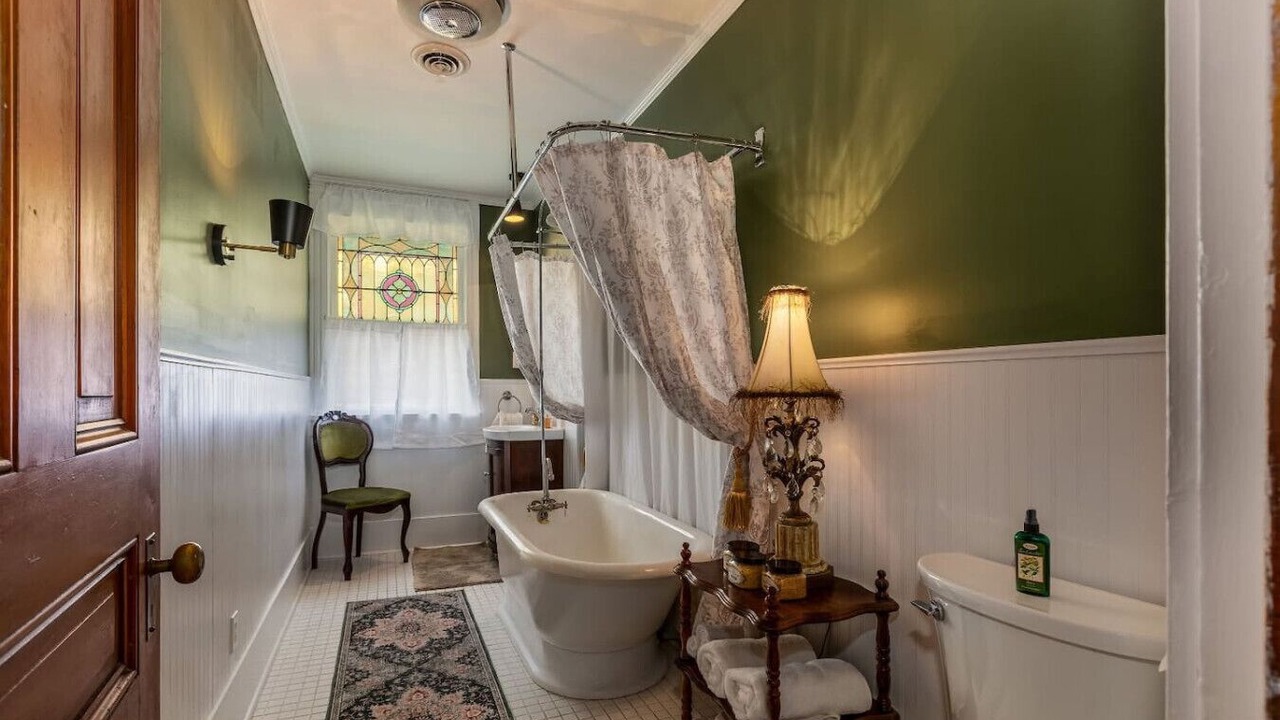 Photo of Bathroom in Anna
