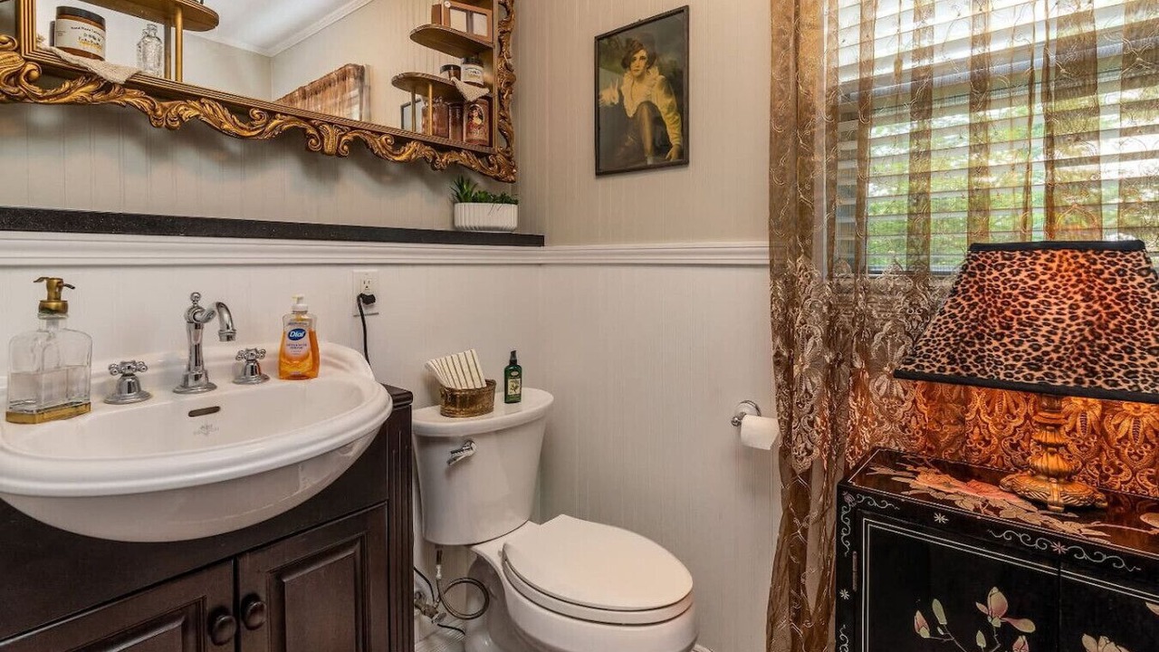 Photo of Bathroom in Anna