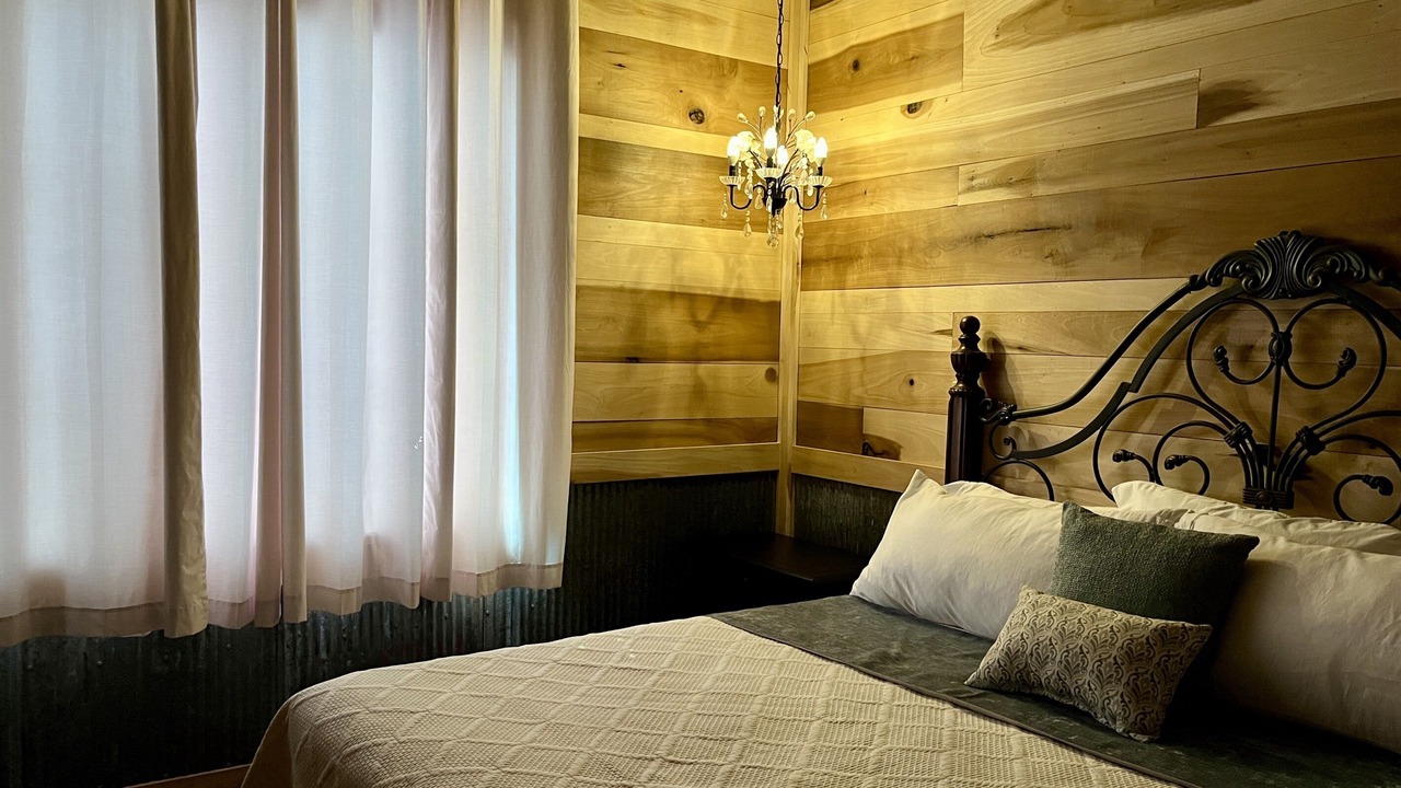 Photo of Bedroom in Ozark