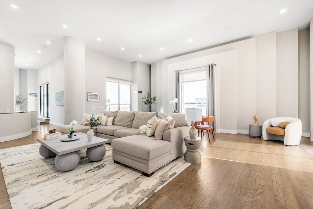 Photo of Livingroom in The Loop