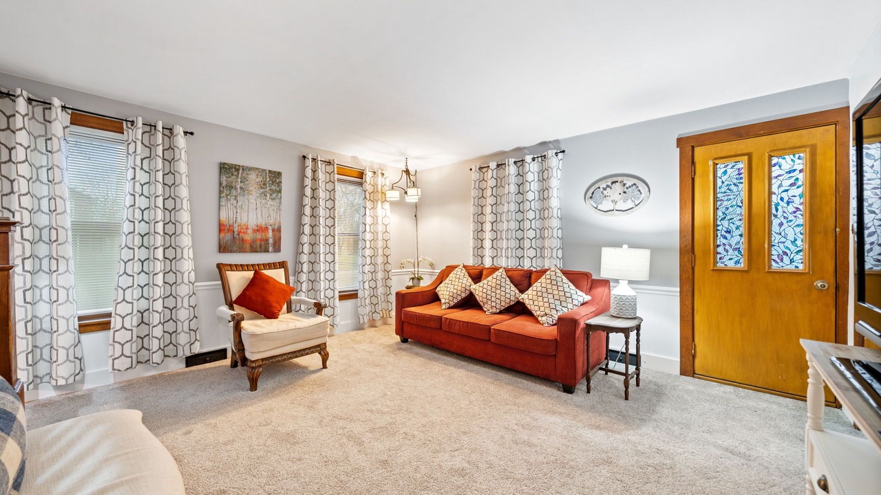 Photo of Livingroom in Yorkville