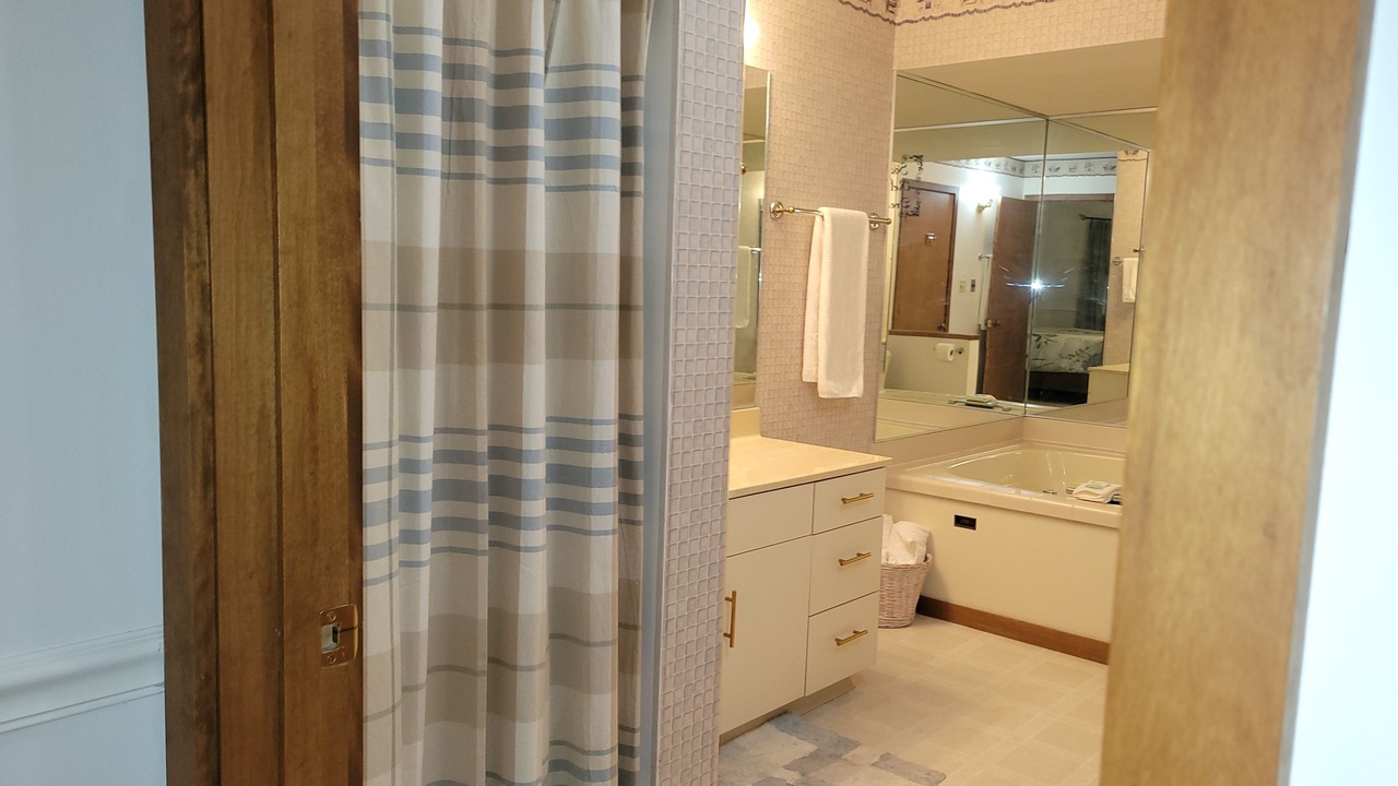 Photo of Bathroom in The Galena Territory