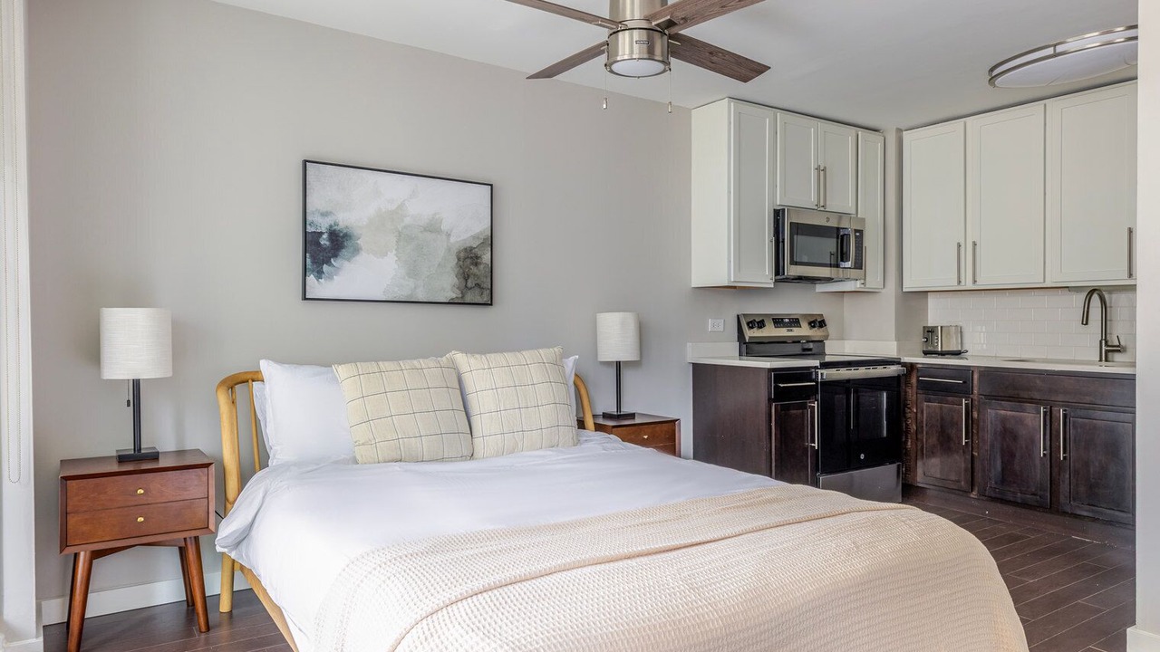 Photo of Bedroom in Near North Side
