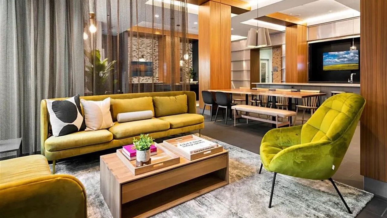 Photo of Livingroom in Near North Side