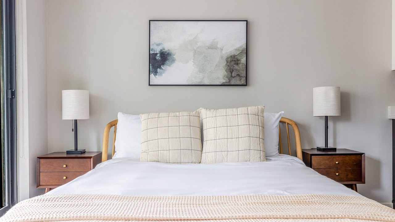 Photo of Bedroom in Near North Side