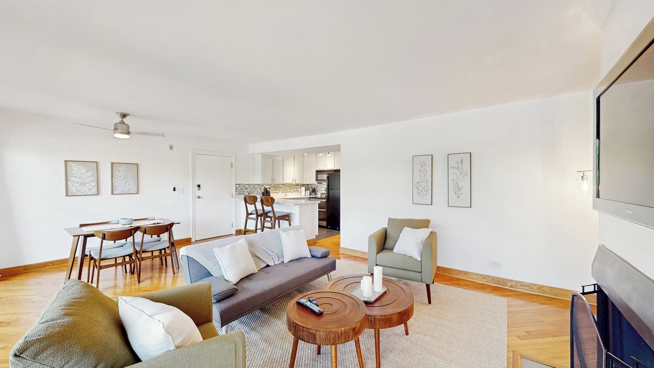 Photo of Livingroom in Lisle