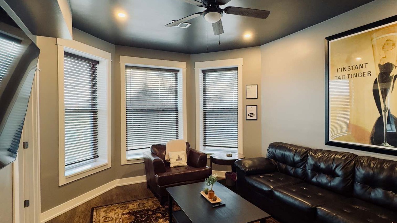 Photo of Livingroom in Lawndale