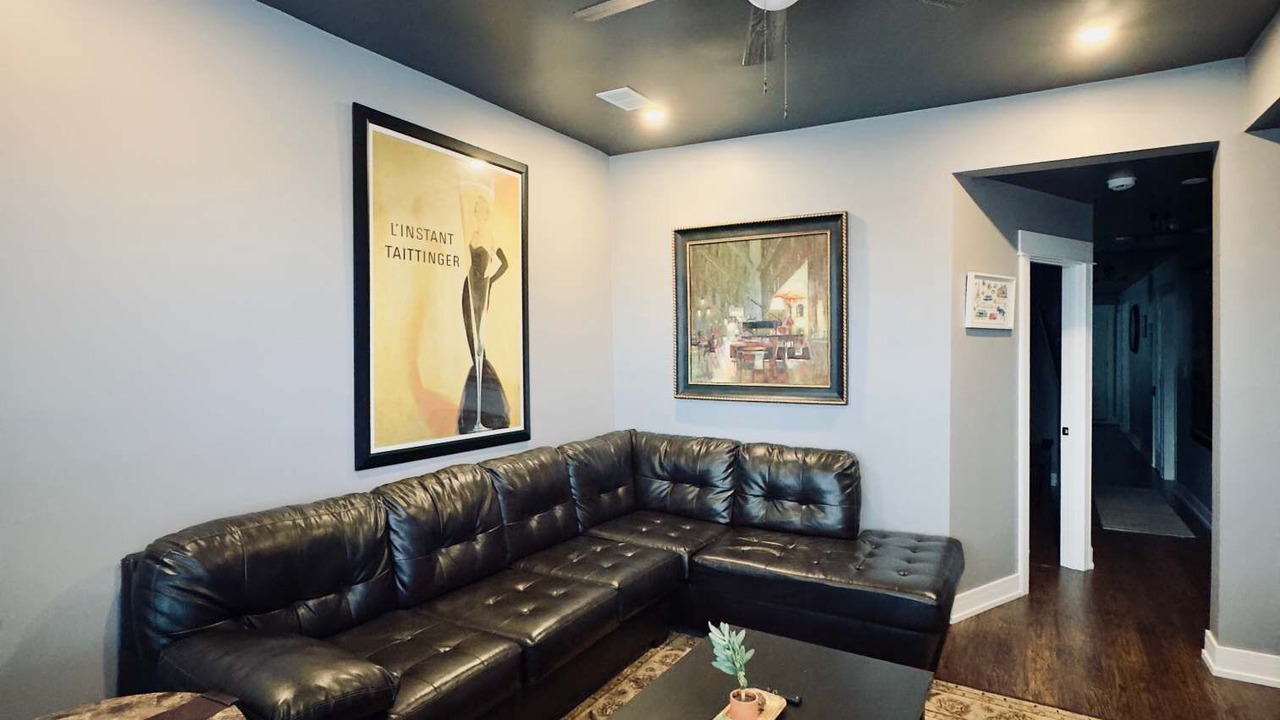 Photo of Livingroom in Lawndale