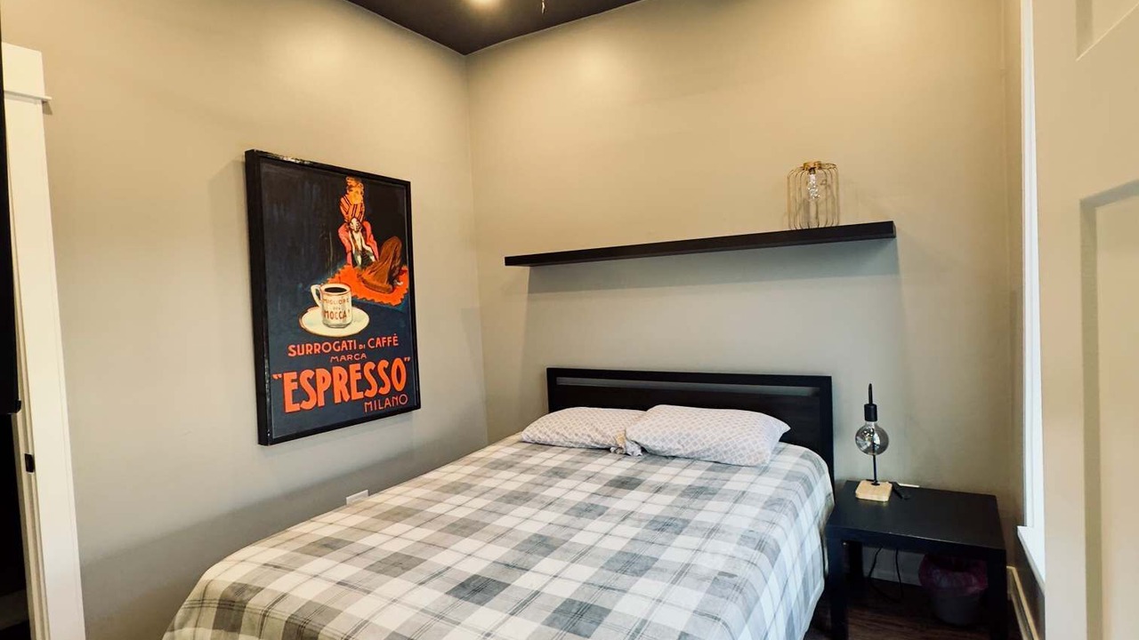 Photo of Bedroom in Lawndale