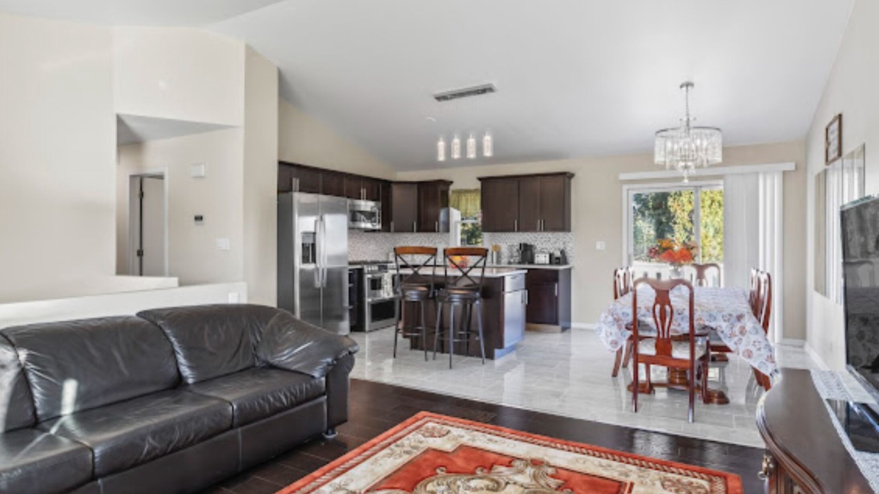 Photo of Livingroom in North Chicago