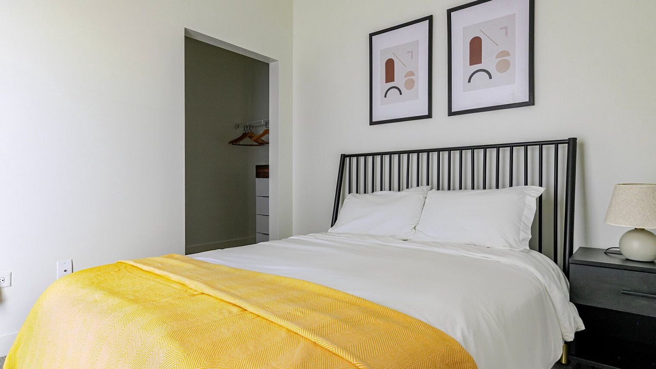 Photo of Bedroom in Elmhurst
