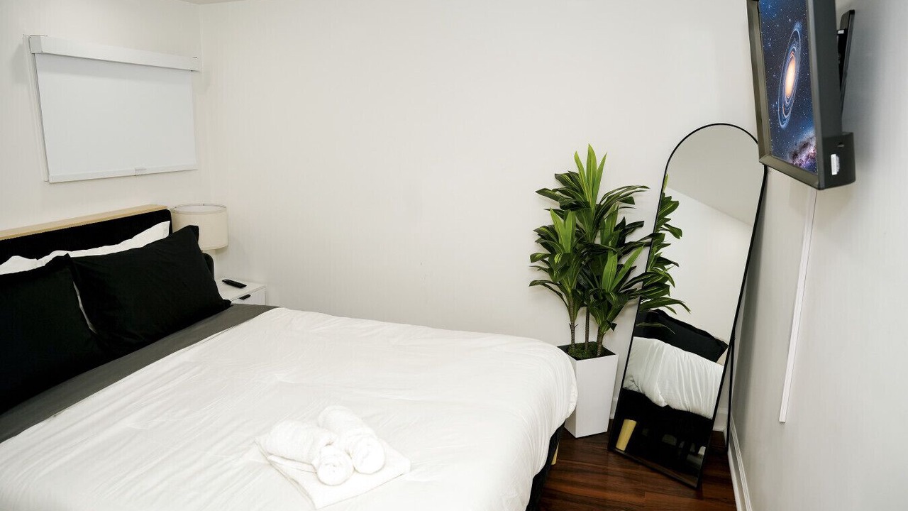 Photo of Bedroom in Belmont Cragin
