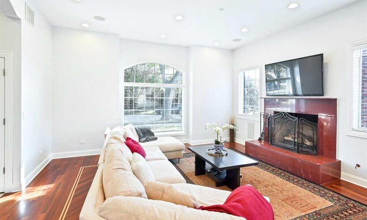 Photo of Livingroom in Skokie
