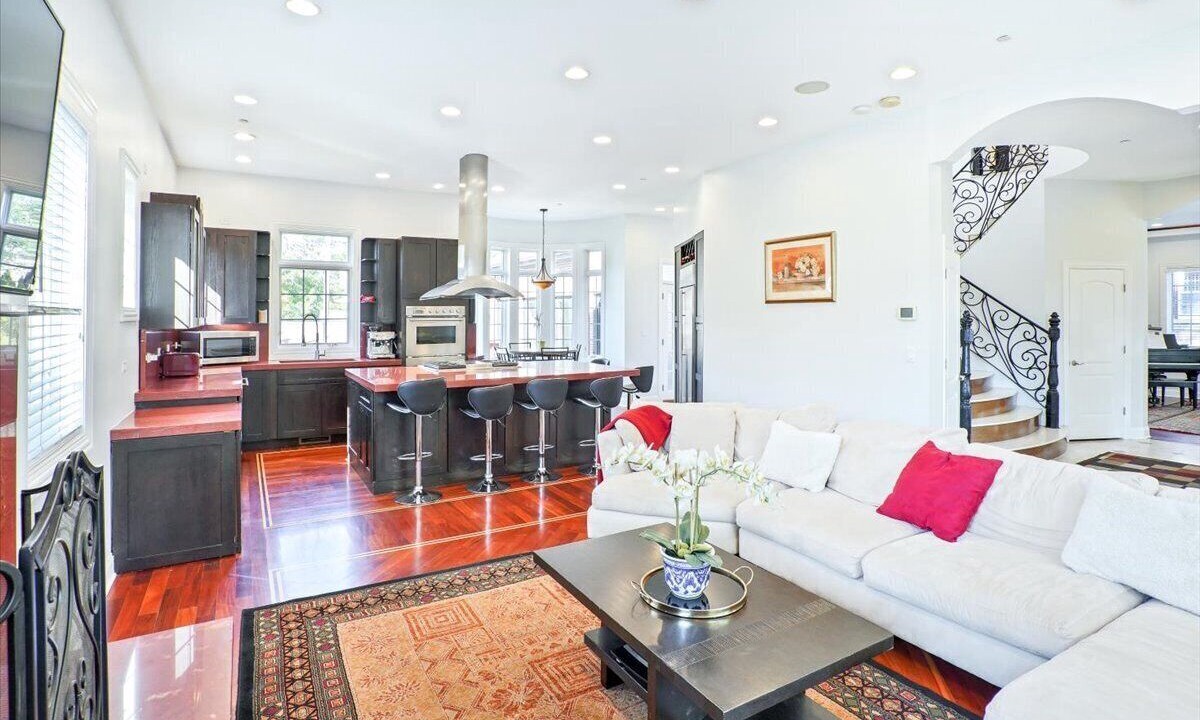 Photo of Livingroom in Skokie
