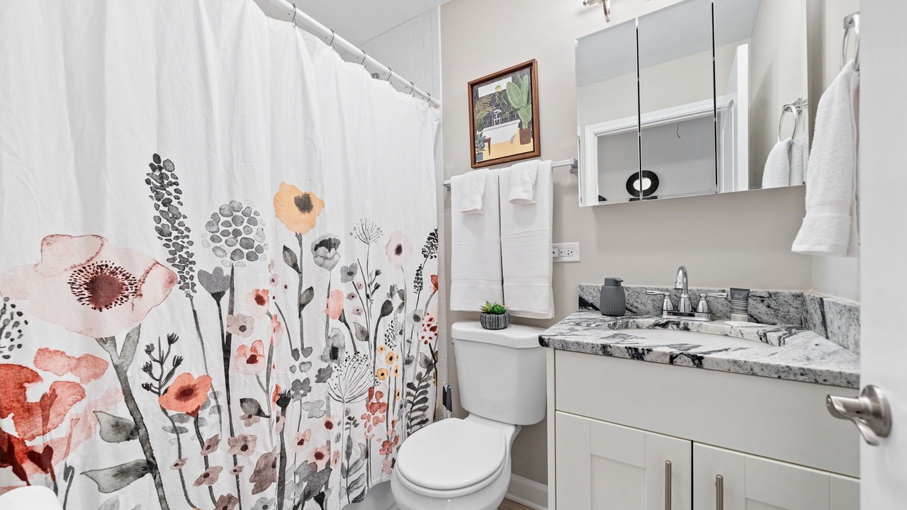Photo of Bathroom in Lake in the Hills