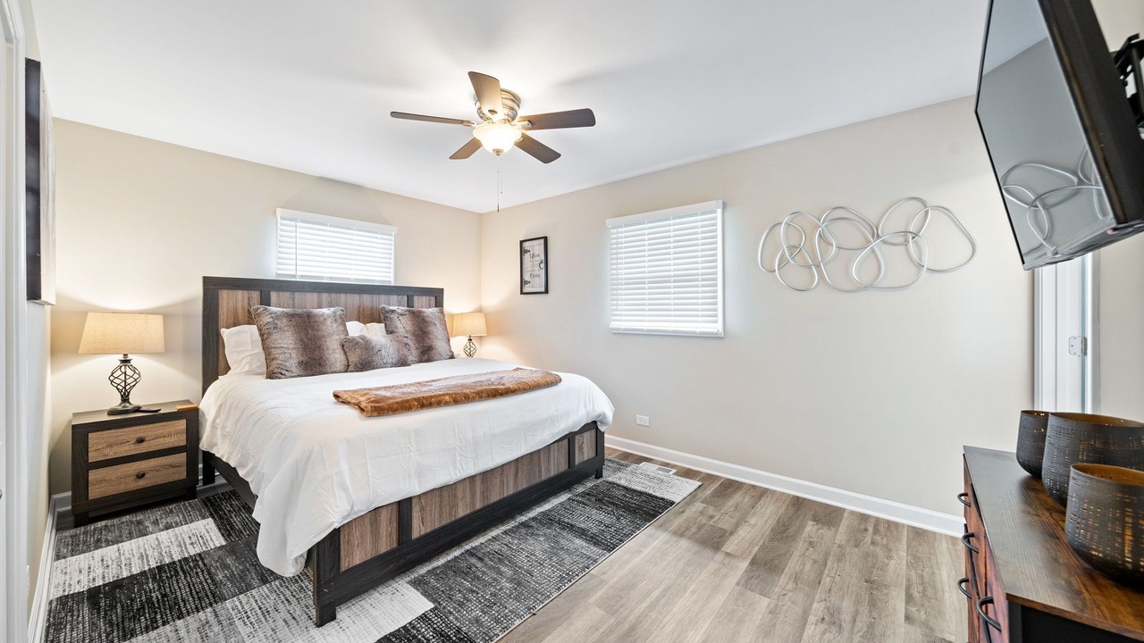 Photo of Bedroom in Lake in the Hills