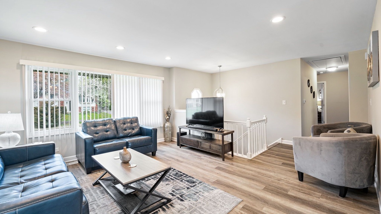 Photo of Livingroom in Lake in the Hills