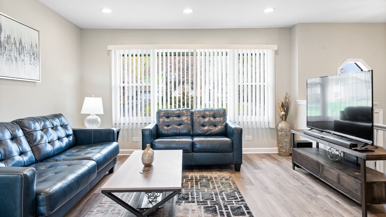 Photo of Livingroom in Lake in the Hills