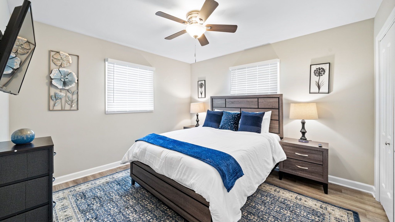 Photo of Bedroom in Lake in the Hills