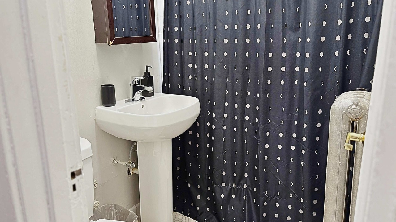 Photo of Bathroom in Hyde Park