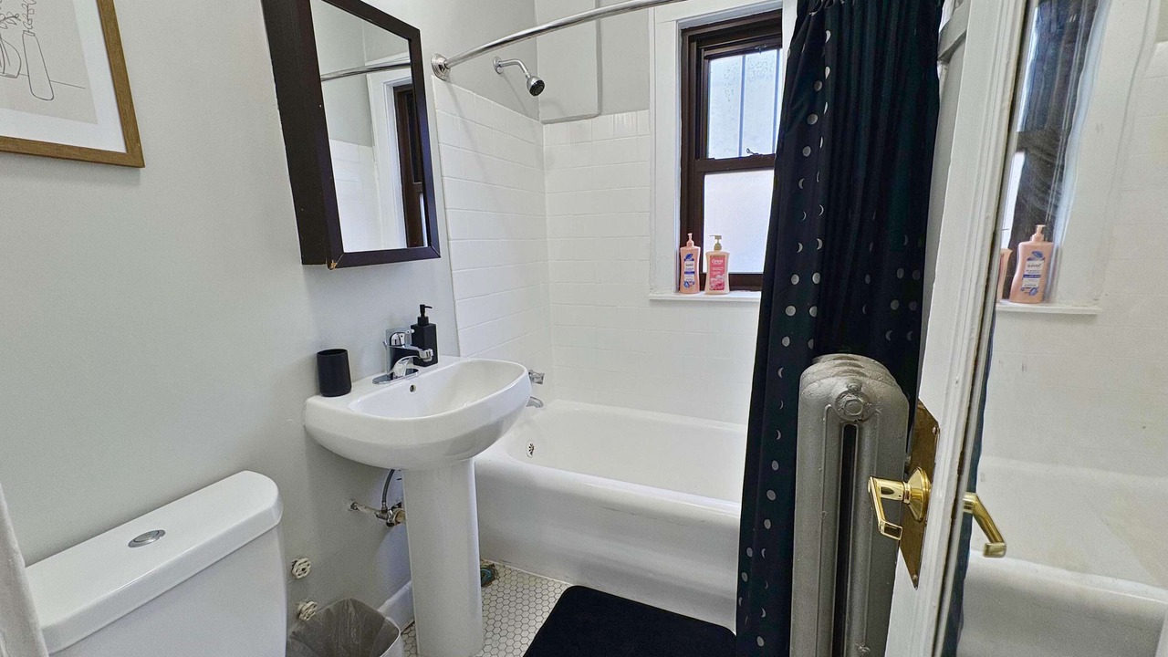 Photo of Bathroom in Hyde Park