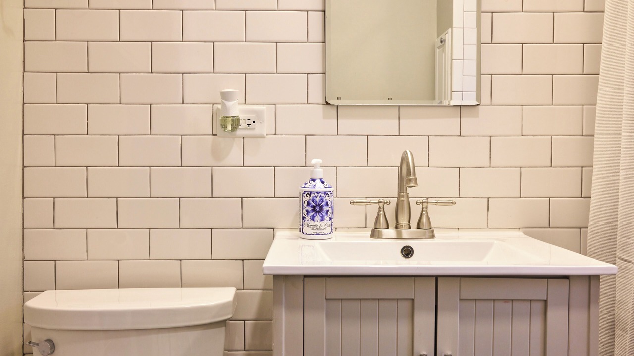 Photo of Bathroom in Logan Square