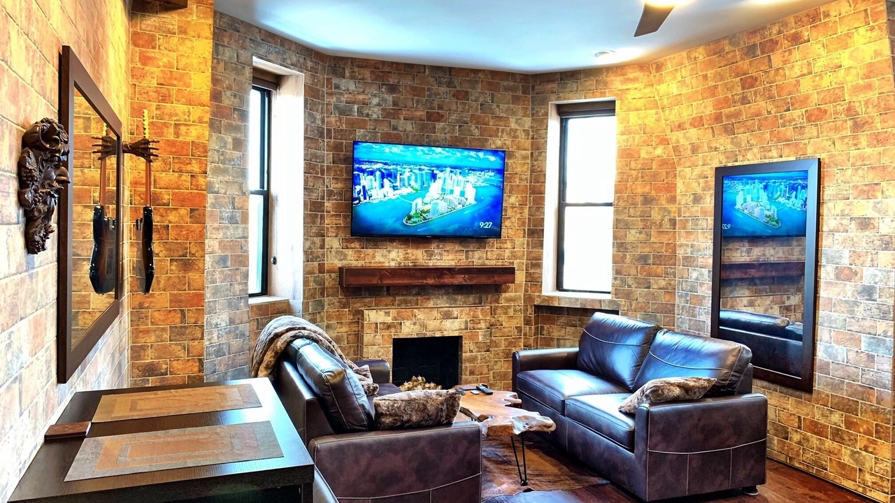 Photo of Livingroom in Old Town Triangle
