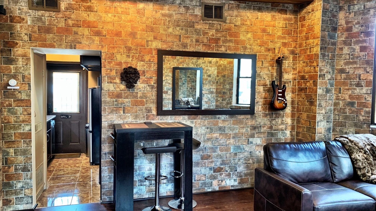 Photo of Livingroom in Old Town Triangle