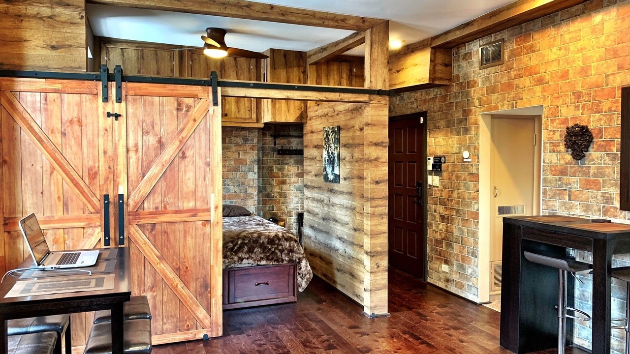 Photo of Bedroom in Old Town Triangle
