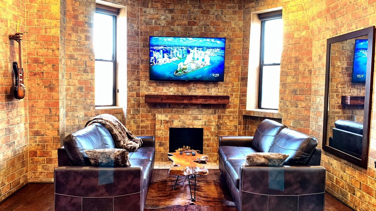Photo of Livingroom in Old Town Triangle