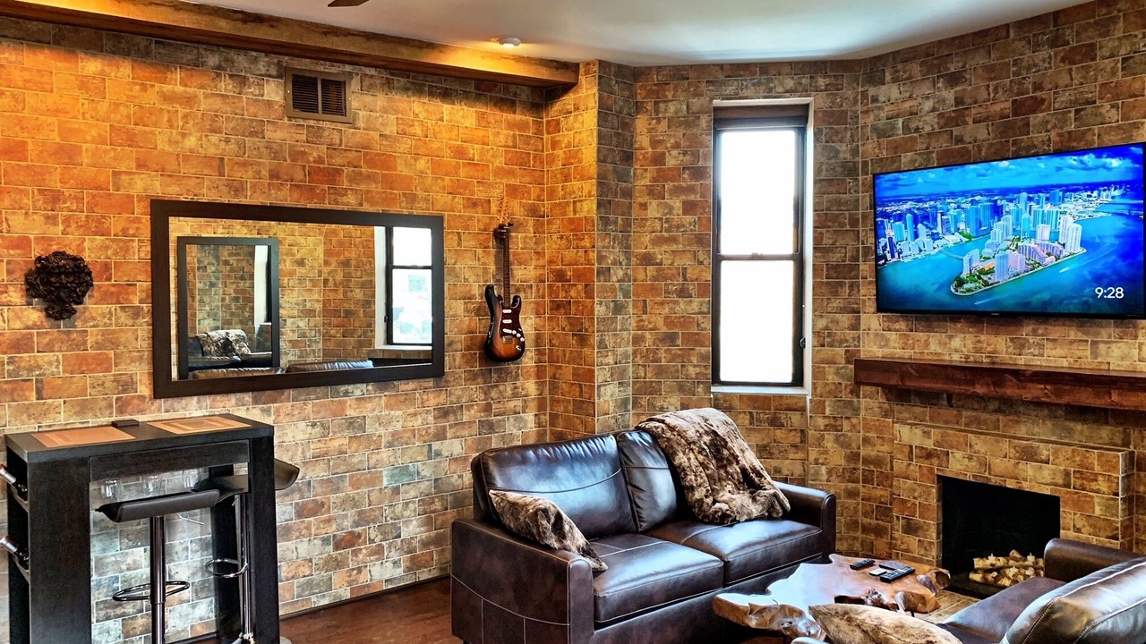 Photo of Livingroom in Old Town Triangle