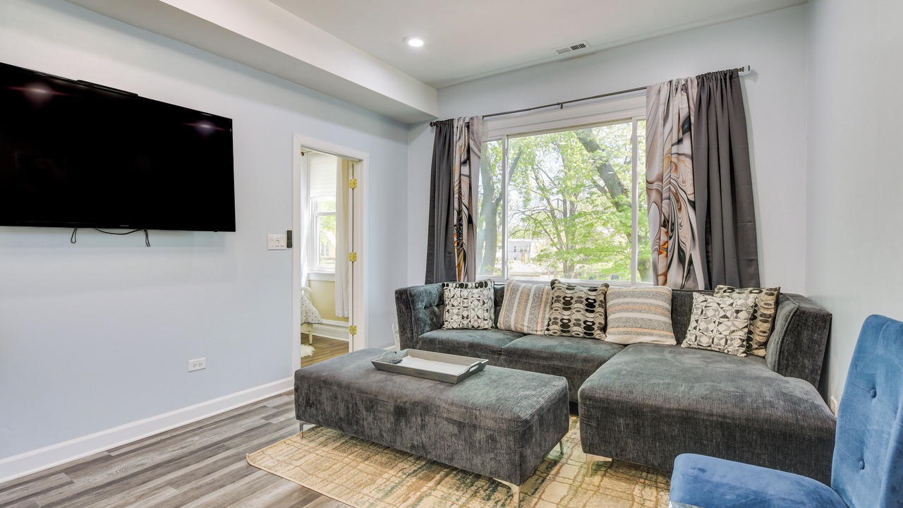 Photo of Livingroom in Greater Grand Crossing