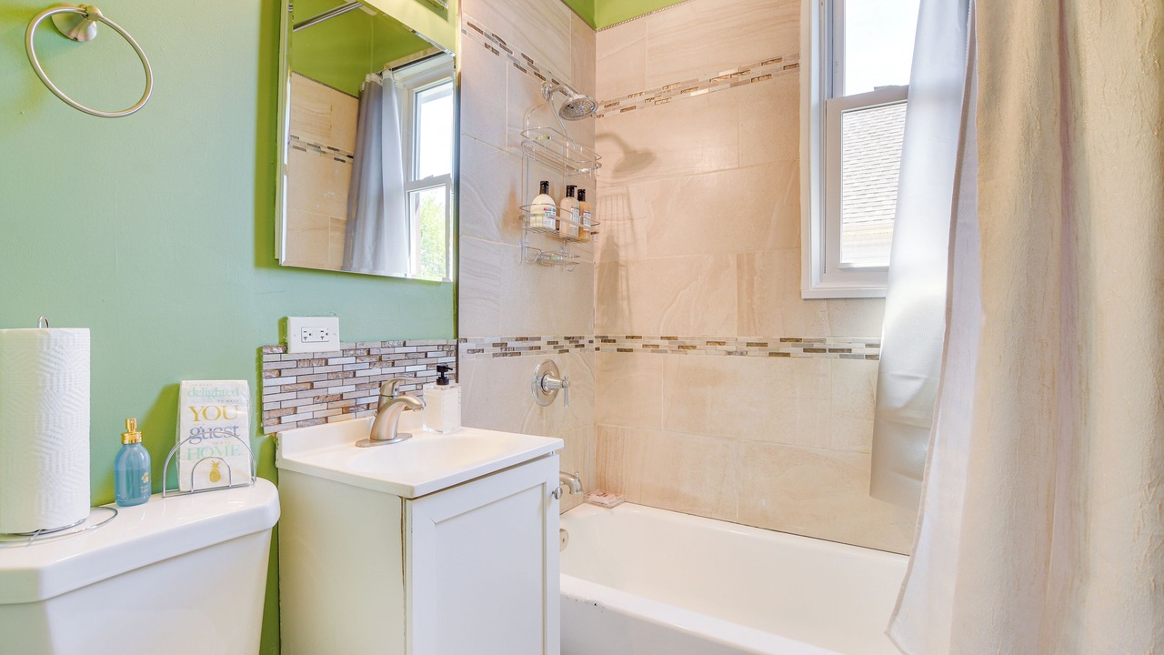 Photo of Bathroom in Greater Grand Crossing