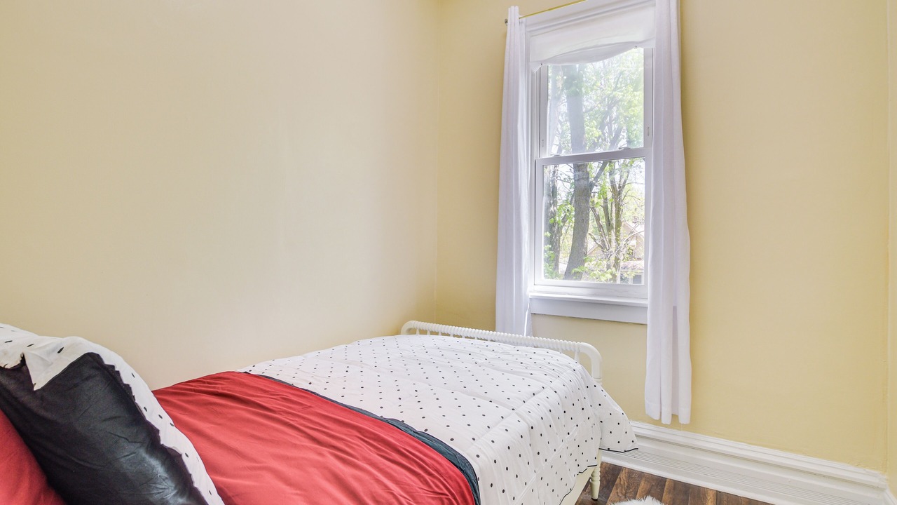 Photo of Bedroom in Greater Grand Crossing