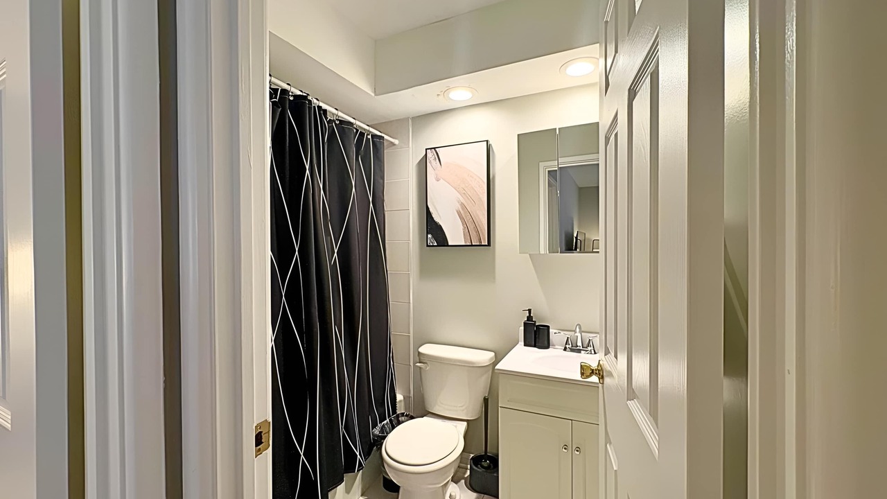 Photo of Bathroom in Lake View East