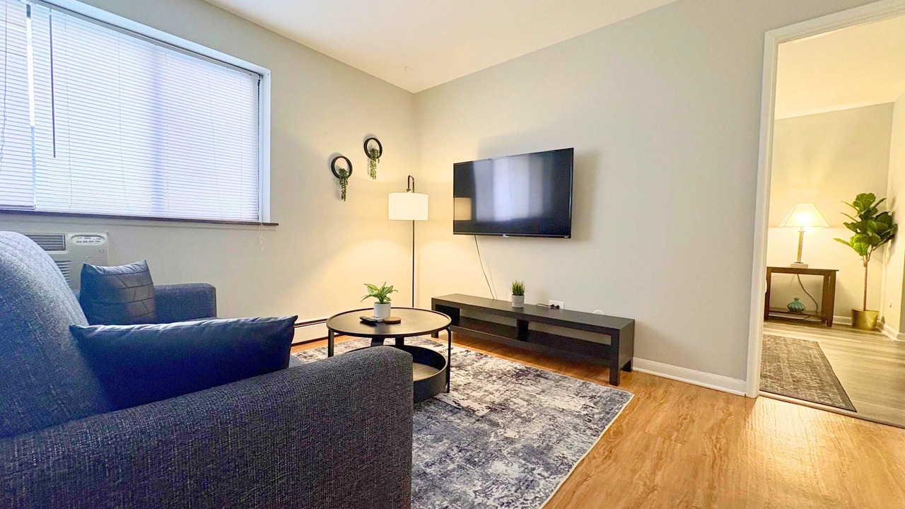 Photo of Livingroom in Lake View East