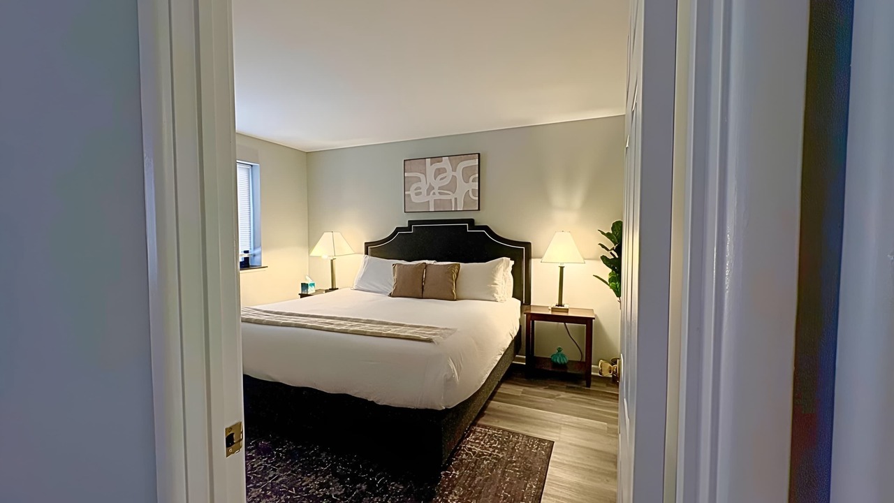 Photo of Bedroom in Lake View East