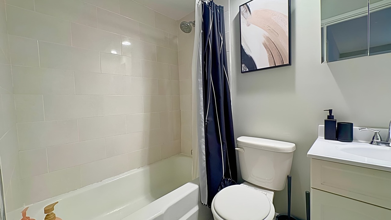 Photo of Bathroom in Lake View East