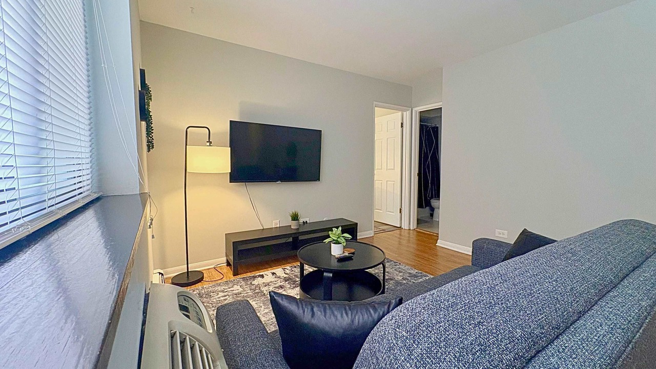 Photo of Livingroom in Lake View East