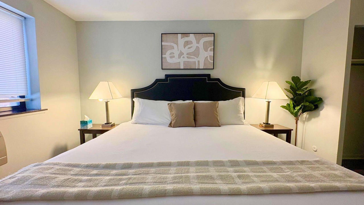 Photo of Bedroom in Lake View East