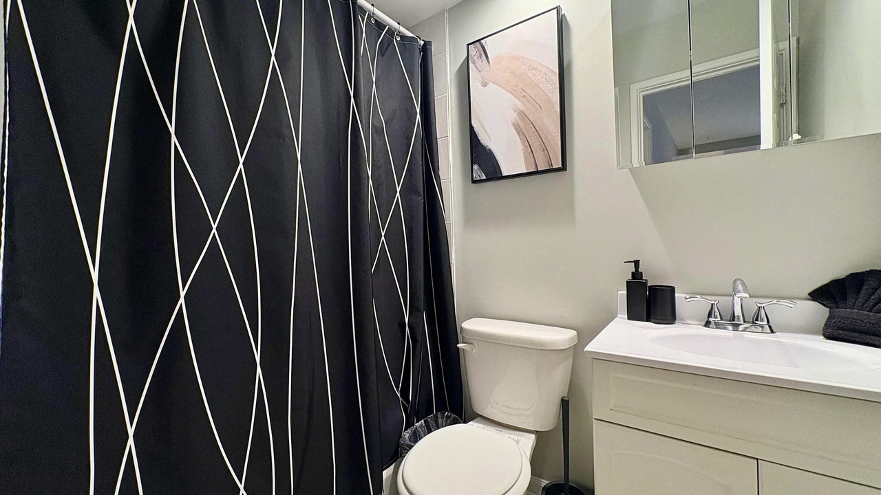 Photo of Bathroom in Lake View East