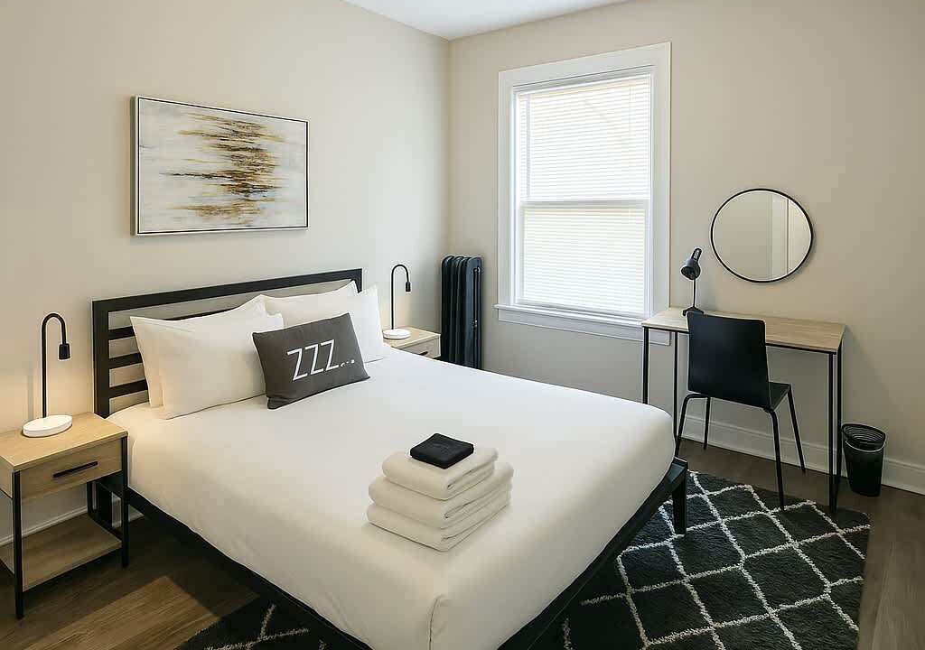 Photo of Bedroom in Rogers Park